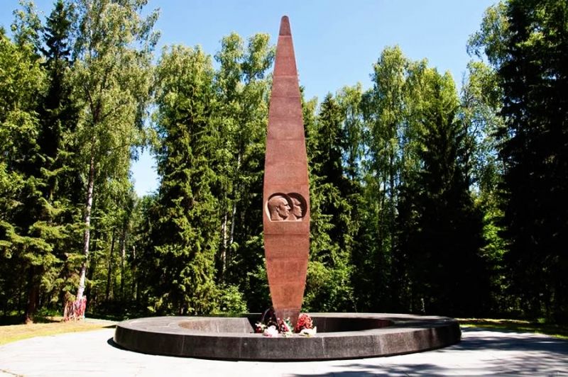 Memorial on the site of the doom of Yu.A. Gagarin and V.S. Seryogin